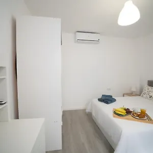 playa-pedregalejo-1-room.1costadelsol.com/